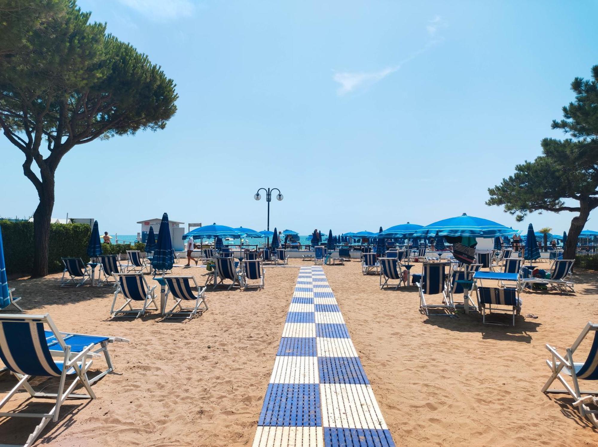 Brioni Fronte Mare Appartement Lido di Jesolo Buitenkant foto